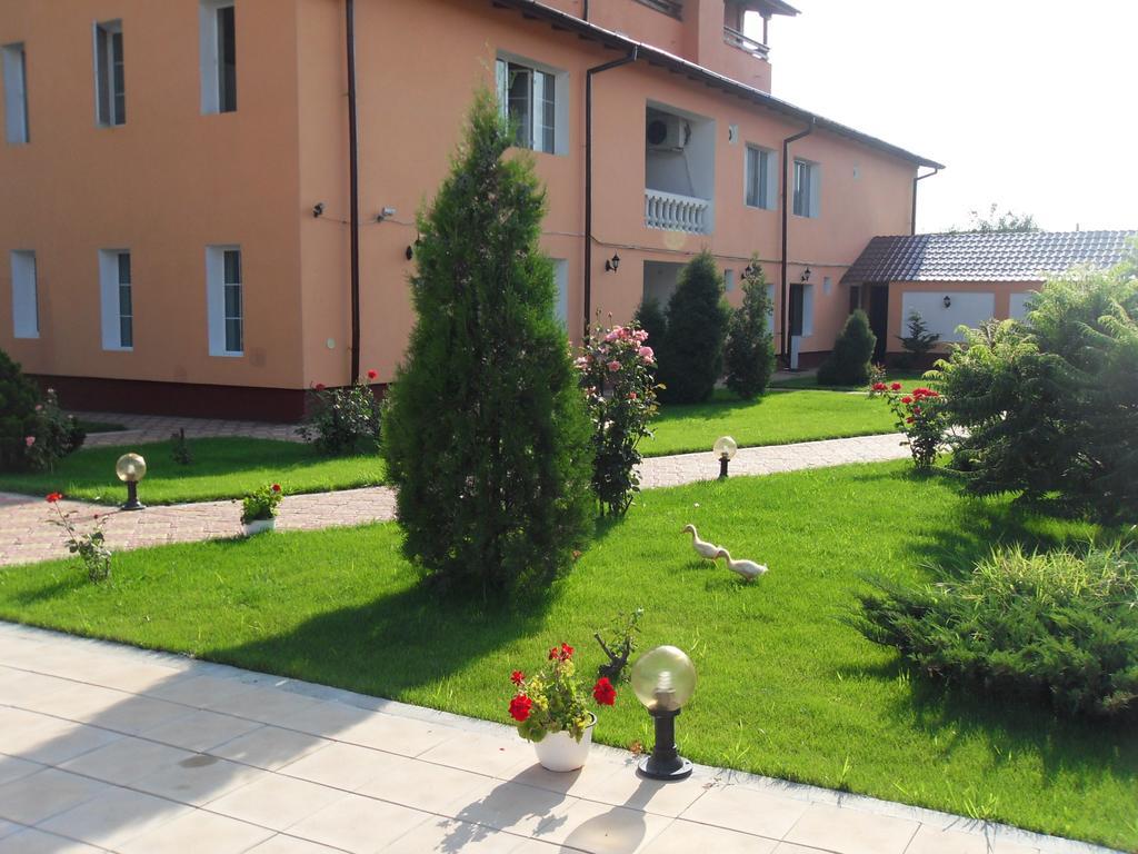 Casa Alba Hotel Ramnicu Valcea Luaran gambar