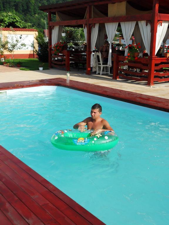 Casa Alba Hotel Ramnicu Valcea Luaran gambar